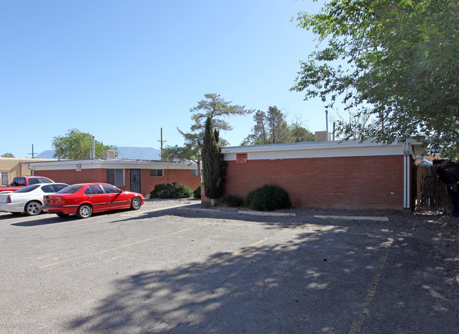 216-220 Espanola St NE in Albuquerque, NM - Building Photo - Building Photo