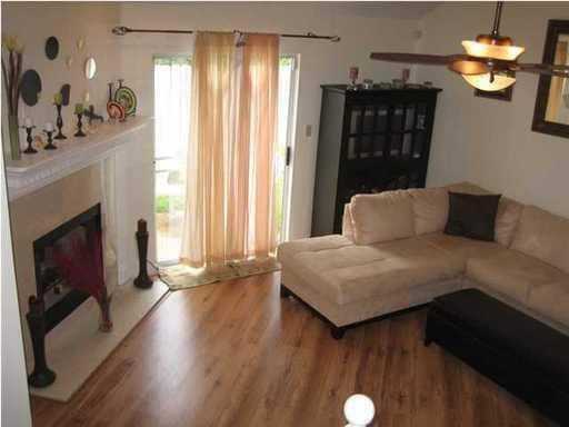 427 Bristol Cove Rd in Mary Esther, FL - Building Photo - Building Photo