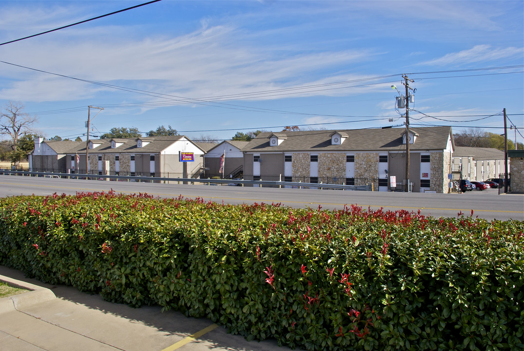 Cornerstone Apartments in Haltom City, TX - Building Photo