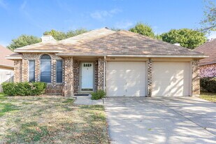 2740 Salado Trail in Fort Worth, TX - Building Photo