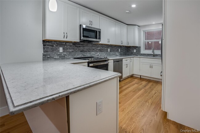 16 S Division St in Peekskill, NY - Building Photo - Building Photo