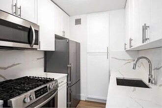 1735 York Ave in New York, NY - Building Photo - Building Photo