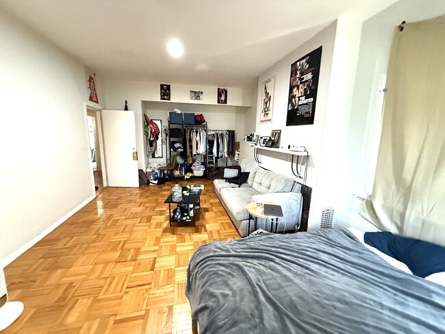 923 Beacon St, Unit #3 in Boston, MA - Building Photo - Building Photo
