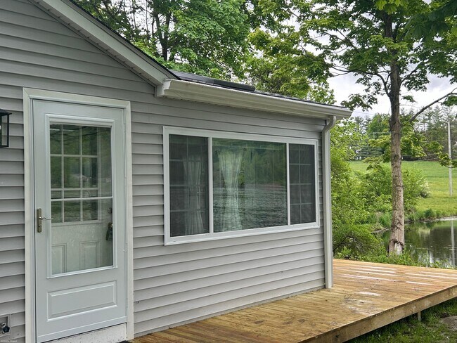 81 Silver Lake Shore Rd in Sharon, CT - Building Photo - Building Photo
