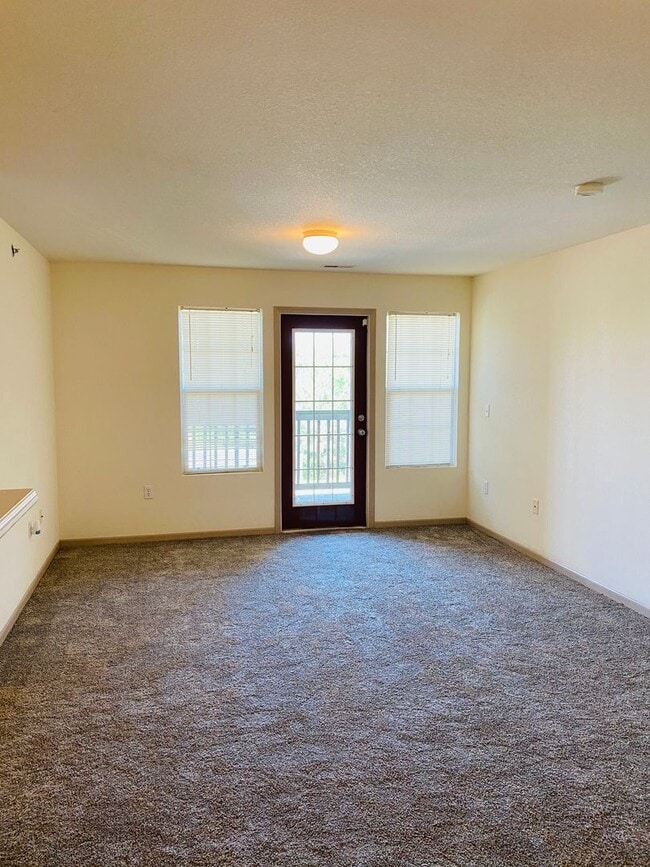 913 Westridge Dr in Junction City, KS - Building Photo - Building Photo