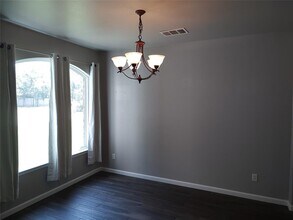 1507 E Park St in Cedar Park, TX - Building Photo - Building Photo