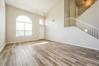 2110 E Behrend Dr in Phoenix, AZ - Building Photo - Building Photo