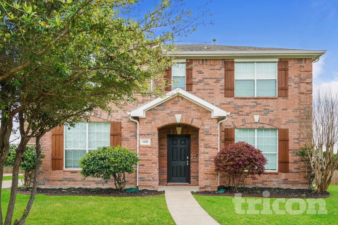 1470 Waldrop Dr in Lancaster, TX - Building Photo