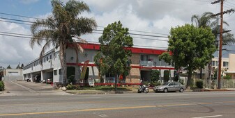 Woodley Apartments in Van Nuys, CA - Building Photo