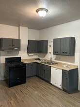 1204 School St in Augusta, KS - Building Photo - Building Photo