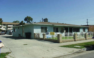 7153 Kuhl Dr in Los Angeles, CA - Building Photo