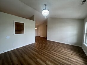 905 Hanahan Ct, Unit 3D in Greensboro, NC - Building Photo - Building Photo