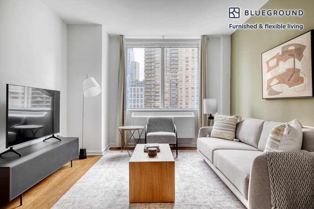 180 Riverside Blvd, Unit FL11-ID843 in New York, NY - Building Photo