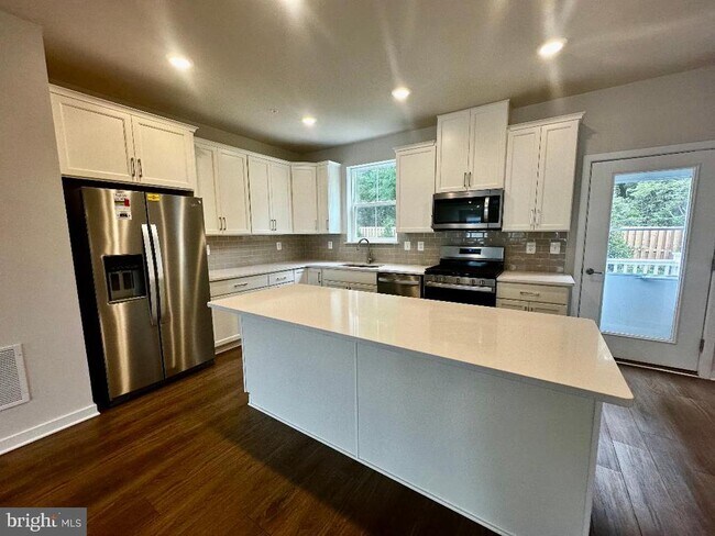 51 Four Leaf Dr in Downingtown, PA - Building Photo - Building Photo