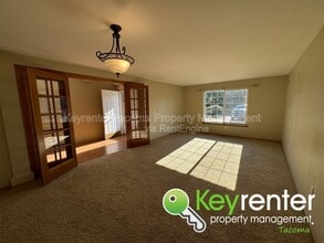 19303 110th Ave Ct E in Graham, WA - Building Photo - Building Photo