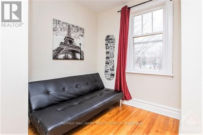 9 1/2 ELLA STREET in Ottawa, ON - Building Photo - Building Photo