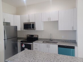 3313 SW 8th Pl, Unit 3313 SW 8th Pl - 201 in Cape Coral, FL - Building Photo - Building Photo