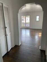 145 W Channel Rd in Santa Monica, CA - Building Photo - Building Photo