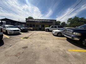 5914 Cullen Blvd in Houston, TX - Building Photo
