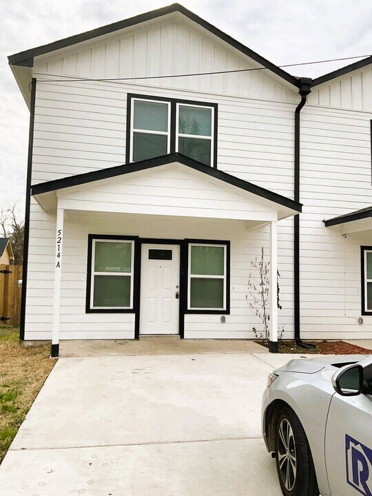 5214 Mayle St in Houston, TX - Building Photo