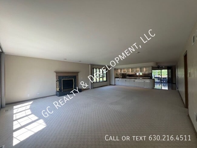 319 Dee Ct in Bloomingdale, IL - Building Photo - Building Photo
