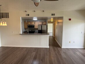 194 Albion Village Way in Sandy, UT - Building Photo - Building Photo