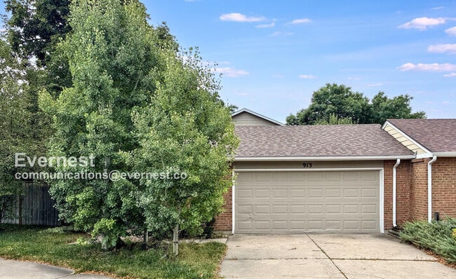 property at 913 Canosa Ct