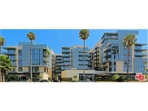 1755 Ocean, Unit #204 in Santa Monica, CA - Foto de edificio - Building Photo