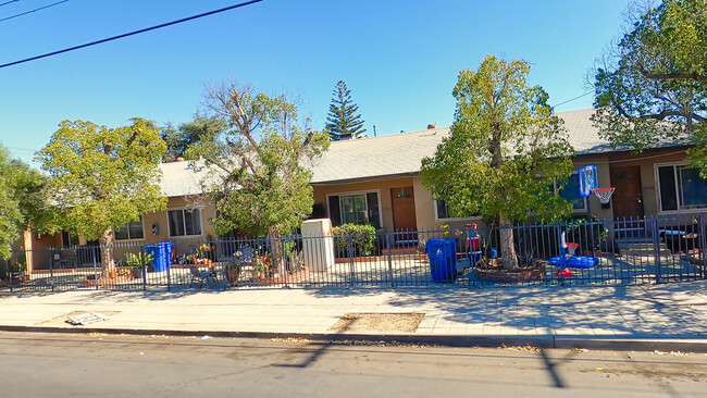 6944 Radford Ave in North Hollywood, CA - Building Photo - Building Photo