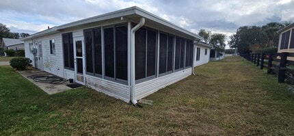 17594 SE 95th Cir in the Villages, FL - Building Photo - Building Photo