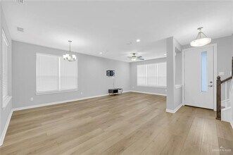 27 Yale Ave in McAllen, TX - Building Photo - Building Photo