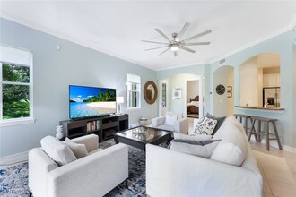2662 Bolero Dr in Naples, FL - Building Photo - Building Photo