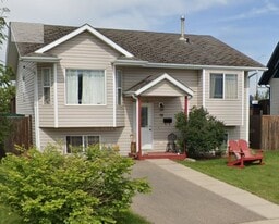 98 Keith Close in Red Deer, AB - Building Photo