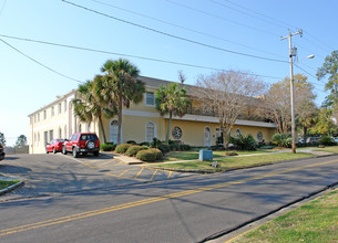 Pi Phi in Tallahassee, FL - Building Photo - Building Photo