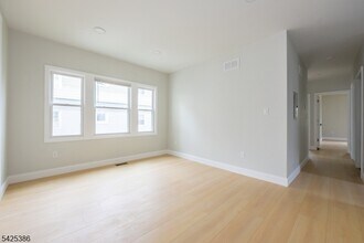 59 Watchung Plaza in Montclair, NJ - Building Photo - Building Photo