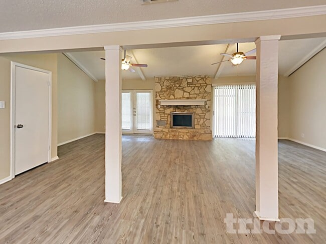 4909 Tiffany Ln in Schertz, TX - Foto de edificio - Building Photo