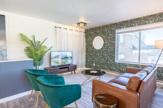 13043 Mountain Crest Cir in Draper, UT - Building Photo - Building Photo