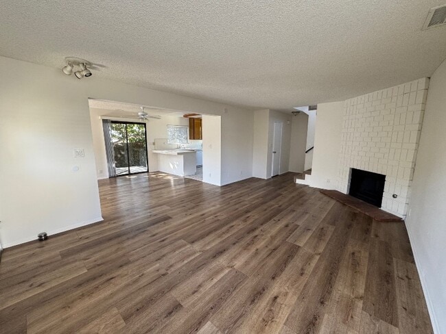 1904 Harriman Ln in Redondo Beach, CA - Building Photo - Building Photo