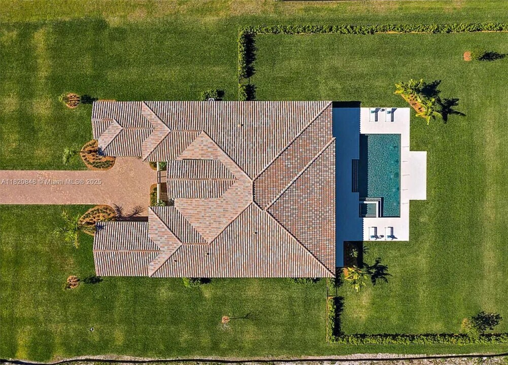 8025 SE Old Plantation Cir in Jupiter, FL - Foto de edificio