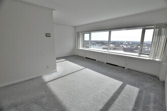 555 E William St, Unit 14C in Ann Arbor, MI - Building Photo - Building Photo
