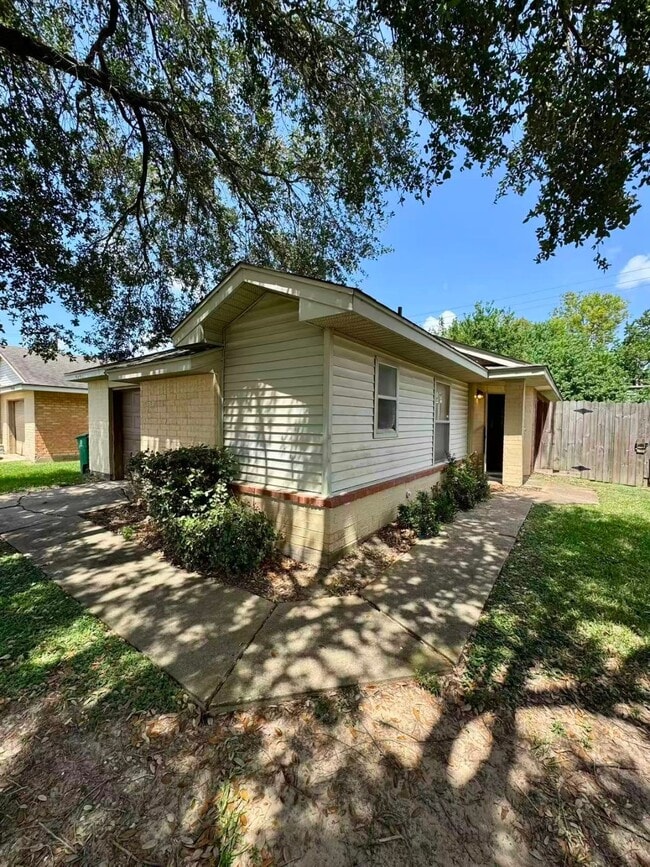 4646 Callery Creek Dr in Houston, TX - Building Photo - Building Photo