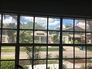 611 Hillcrest St, Unit 2 in Orlando, FL - Building Photo - Building Photo