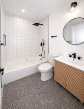 12527 Cranbrook Ave in Hawthorne, CA - Foto de edificio - Building Photo