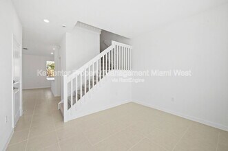 1385 SE 7th Ter in Homestead, FL - Foto de edificio - Building Photo