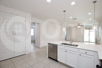 16396 W Questa Dr in Surprise, AZ - Building Photo - Building Photo