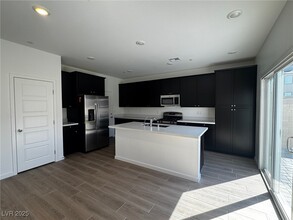 123 Blake Beacon Ln in Henderson, NV - Building Photo - Building Photo