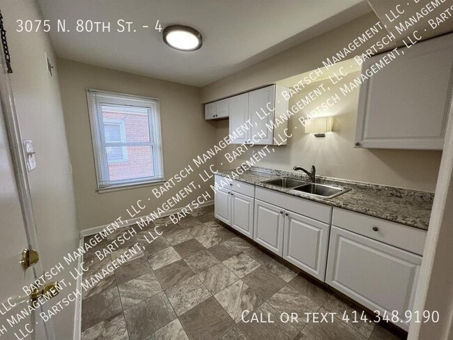 3075 N 80th St in Milwaukee, WI - Building Photo - Building Photo