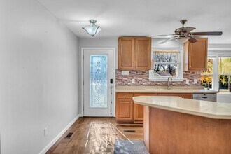 1065 Lakeland Dr in Gallatin, TN - Building Photo - Building Photo