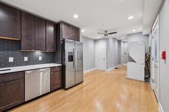 1530 Christian St in Philadelphia, PA - Foto de edificio - Building Photo