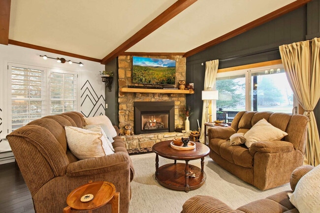 100 Hemlock Spur
